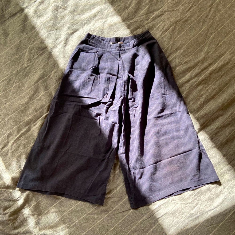 Lush Culottes. Size Small. Navy.